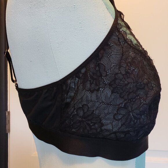 Soma Intimates and Sleepwear Crossover Lace Bralette - Size: L - Picture 3 of 16